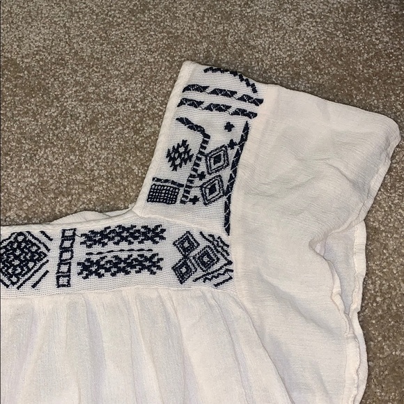 Hollister blouse - Picture 2 of 4